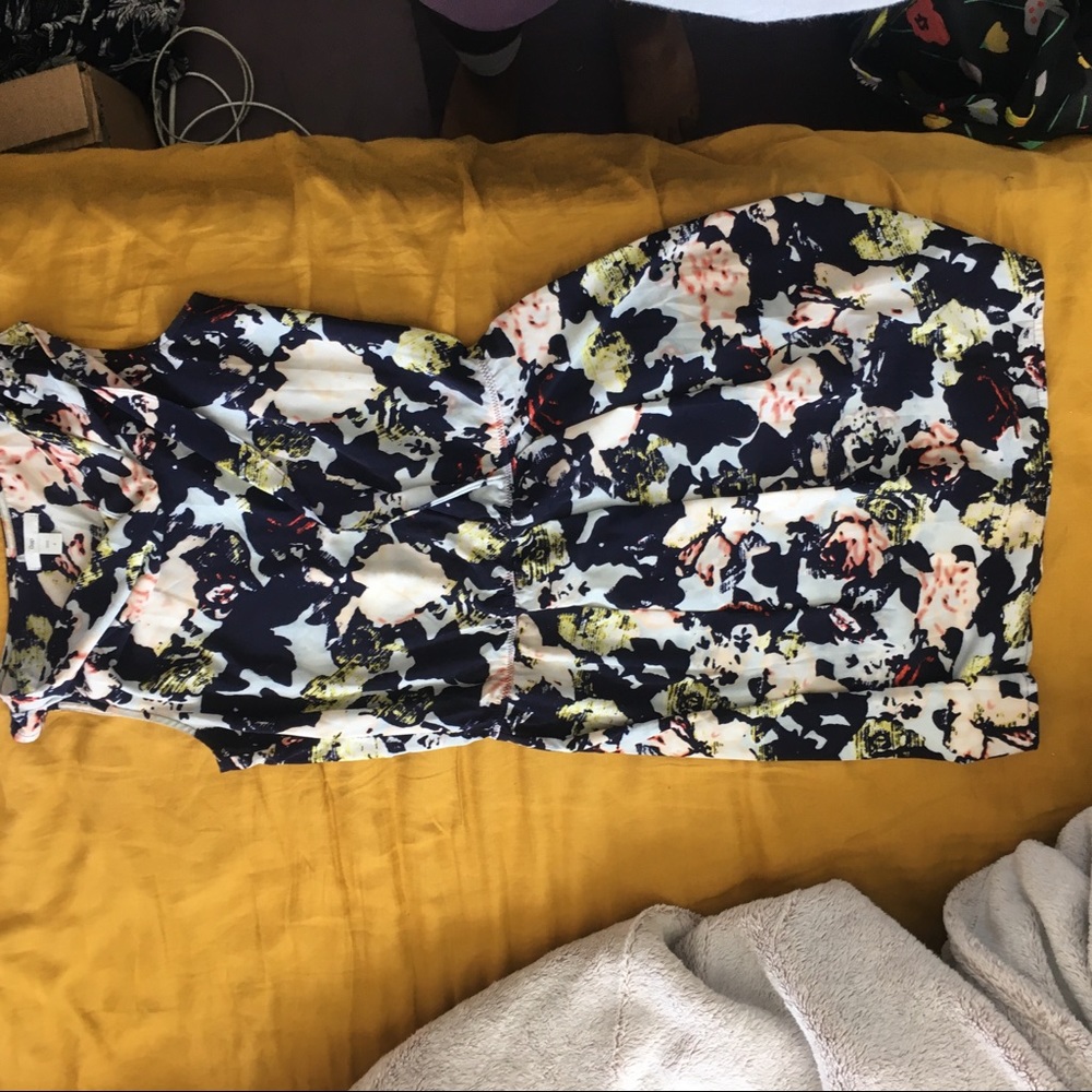 Abstract gap dress - Picture 2 of 4
